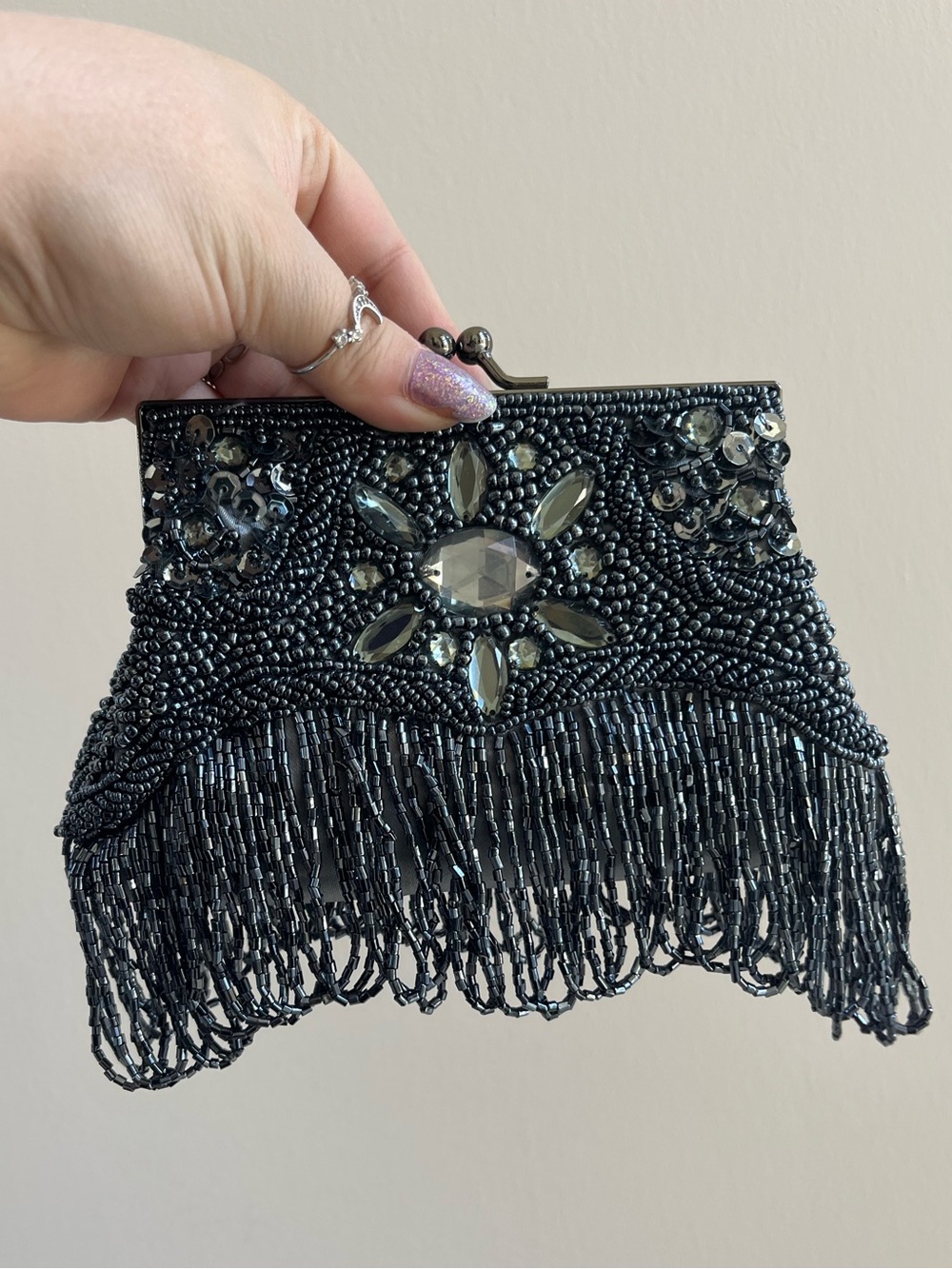 Beaded clutch handbag